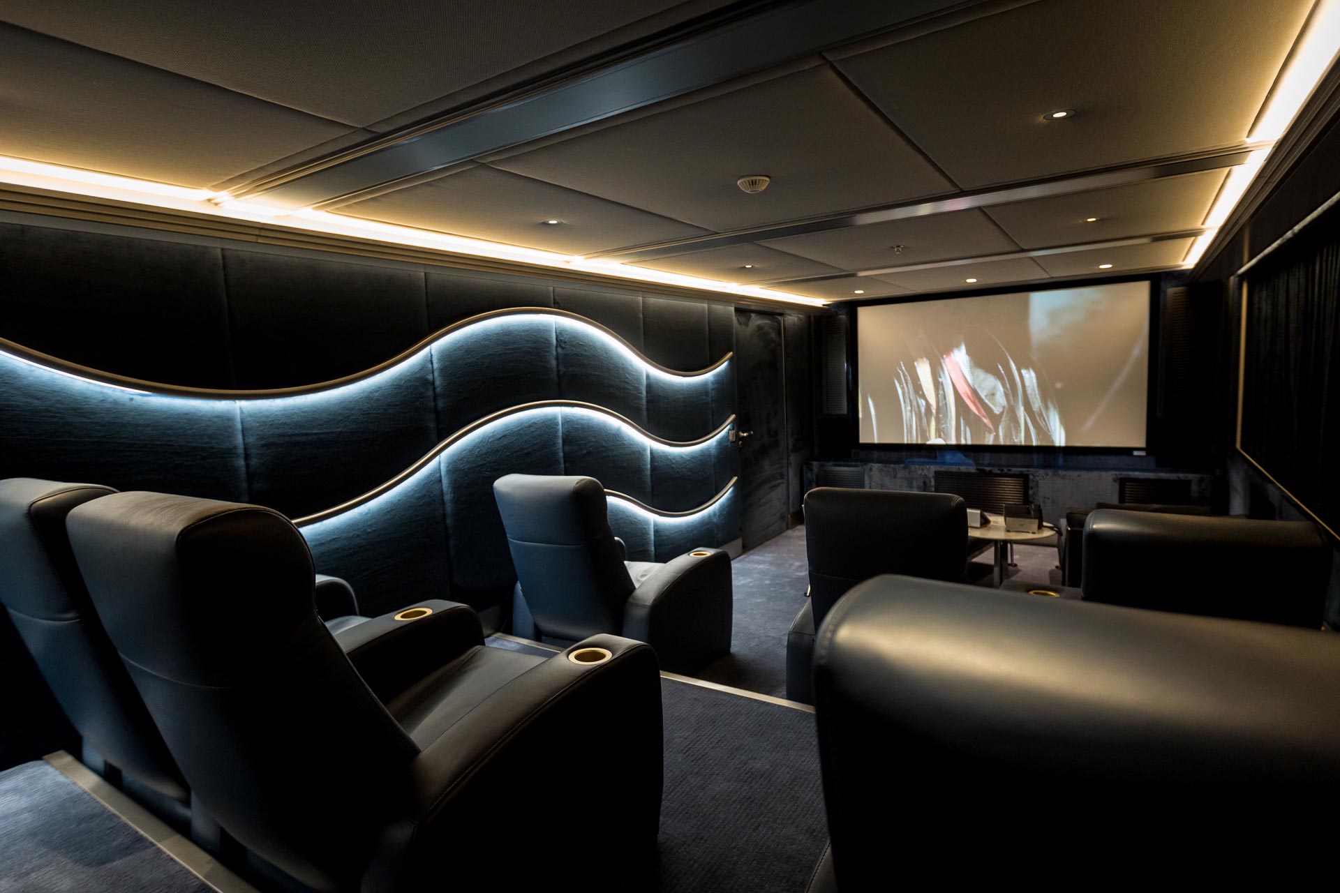 M/Y Dream Cinema room