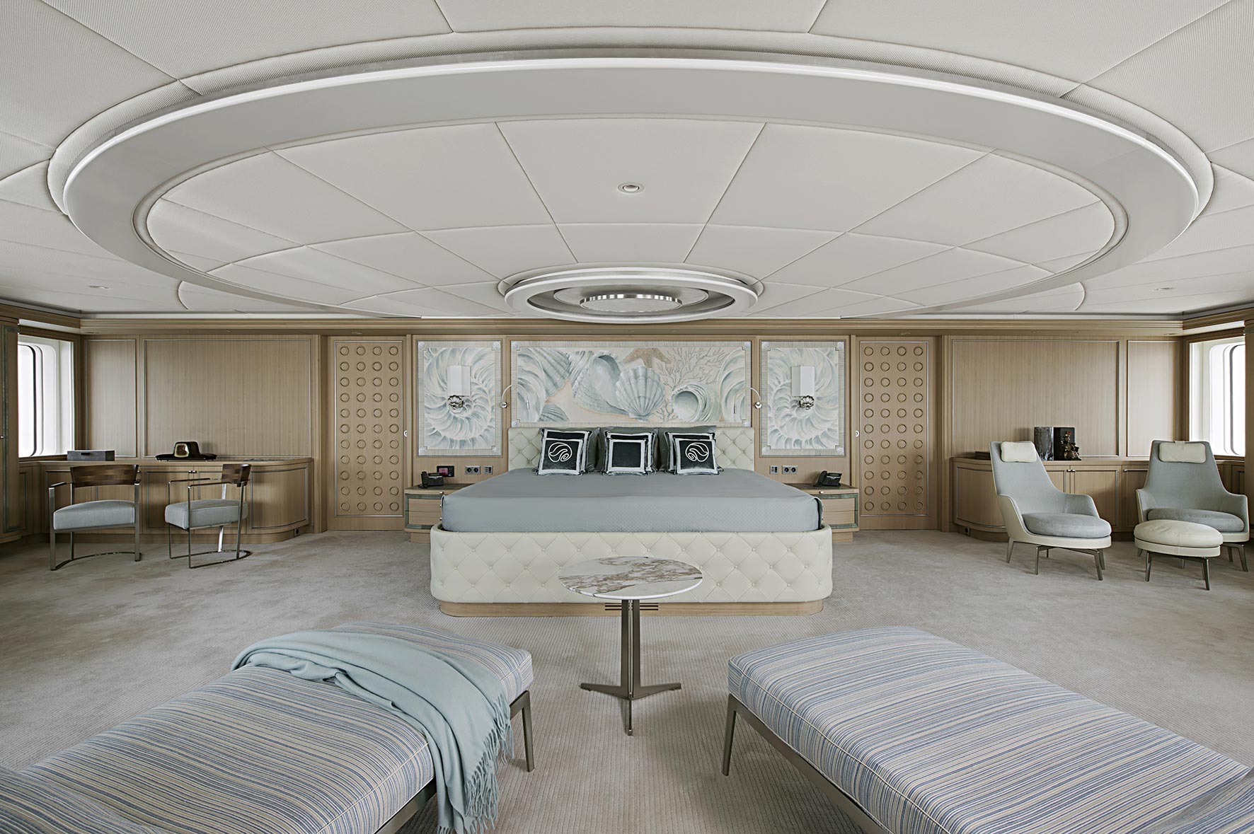 M/Y Dream 260 square metre owner’s suite